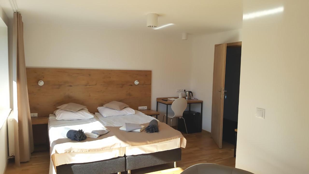 Wodnik Uslugi Hotelarskie, Apartamenty 罗威 外观 照片